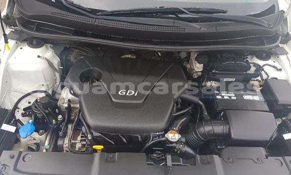 Buy Used Hyundai Accent White Car in Dededo in Dededo Buy Used Hyundai Accent White Car in Dededo in Dededo