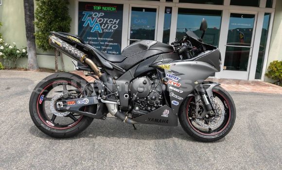 Buy Used Yamaha R1 Beige Bike in Santa Rita in Agat