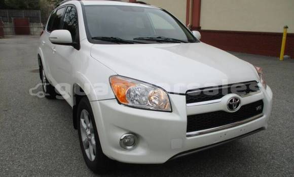 Buy Used Toyota RAV4 White Car in Astumbo in Dededo Buy Used Toyota RAV4 White Car in Astumbo in Dededo
