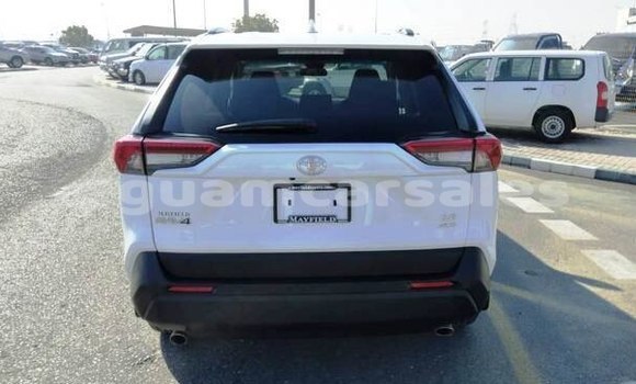 Buy Used Toyota RAV4 White Car in Tamuning in Tamuning Buy Used Toyota RAV4 White Car in Tamuning in Tamuning