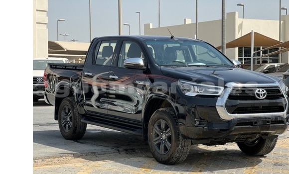 Buy Used Toyota Hilux White Car in Dededo in Dededo Buy Used Toyota Hilux White Car in Dededo in Dededo
