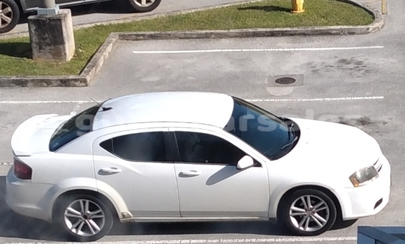 Acheter Occasion Voiture Dodge Avenger Blanc à Yona, Yona