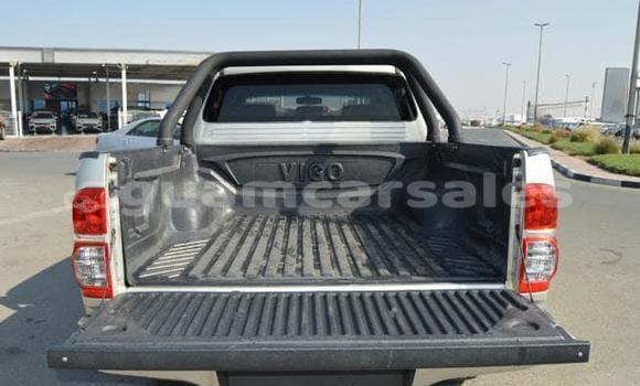 Buy Used Toyota Hilux Silver Car in Dededo in Dededo Buy Used Toyota Hilux Silver Car in Dededo in Dededo