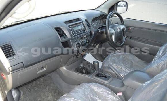 Buy Used Toyota Hilux Silver Car in Dededo in Dededo Buy Used Toyota Hilux Silver Car in Dededo in Dededo