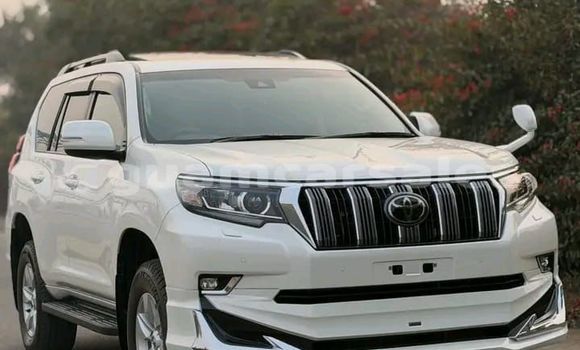 Buy Used Toyota Land Cruiser Prado White Car in Hagåtña in Hagatna
