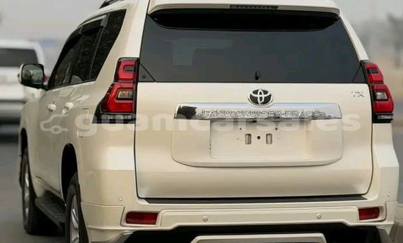 Buy Used Toyota Land Cruiser Prado White Car in Hagåtña in Hagatna Buy Used Toyota Land Cruiser Prado White Car in Hagåtña in Hagatna