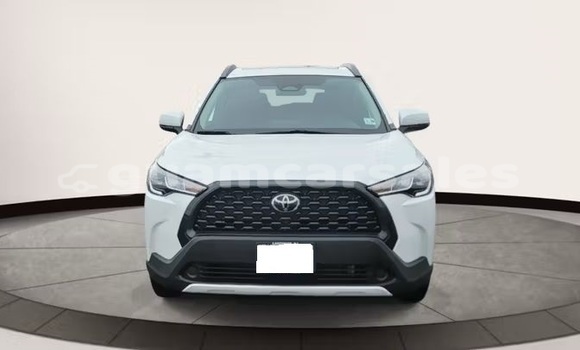 Buy Used Toyota Corolla Cross White Car in Hagåtña in Hagatna
