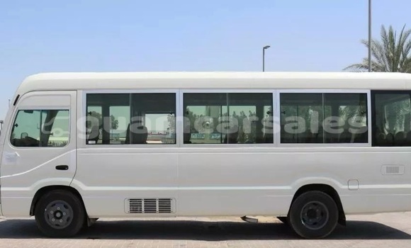 Buy Used Toyota Coaster White Car in Hagåtña in Hagatna