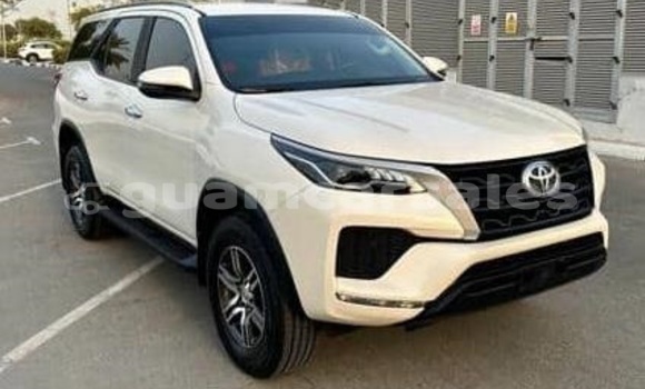 Buy Used Toyota Fortuner White Car in Hagåtña in Hagatna