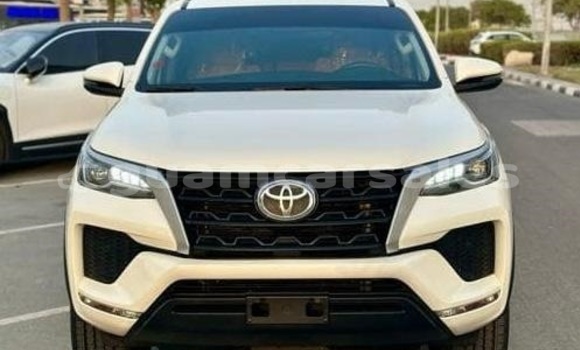 Acheter Occasion Voiture Toyota Fortuner Blanc à Hagåtña, Hagatna