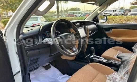Acheter Occasion Voiture Toyota Fortuner Blanc à Hagåtña, Hagatna Acheter Occasion Voiture Toyota Fortuner Blanc à Hagåtña, Hagatna