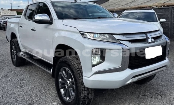 Buy Used Mitsubishi L200 White Car in Hagåtña in Hagatna