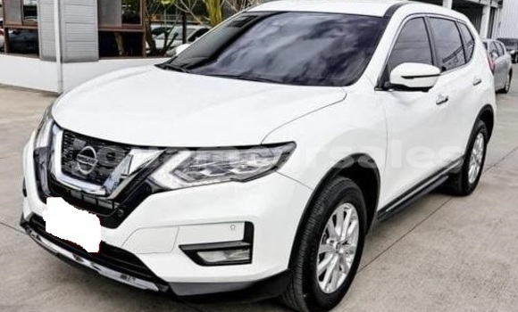 Buy Used Nissan X–Trail White Car in Anderson Air Force Base in Yigo