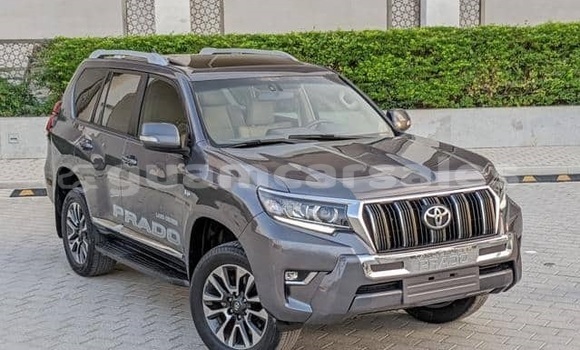 Buy Used Toyota Land Cruiser Prado White Car in Anderson Air Force Base in Yigo