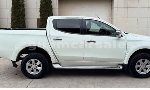 Buy Used Mitsubishi L200 White Car in Hagåtña in Hagatna Buy Used Mitsubishi L200 White Car in Hagåtña in Hagatna
