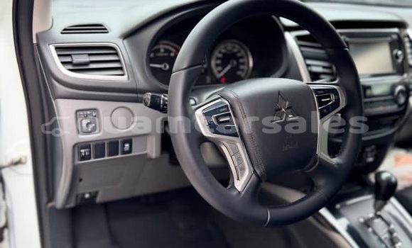 Buy Used Mitsubishi L200 White Car in Hagåtña in Hagatna Buy Used Mitsubishi L200 White Car in Hagåtña in Hagatna