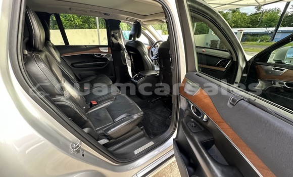 Buy Used Volvo XC90 Silver Car in Yigo in Yigo Buy Used Volvo XC90 Silver Car in Yigo in Yigo