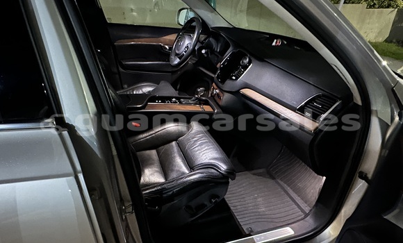 Buy Used Volvo XC90 Silver Car in Yigo in Yigo Buy Used Volvo XC90 Silver Car in Yigo in Yigo