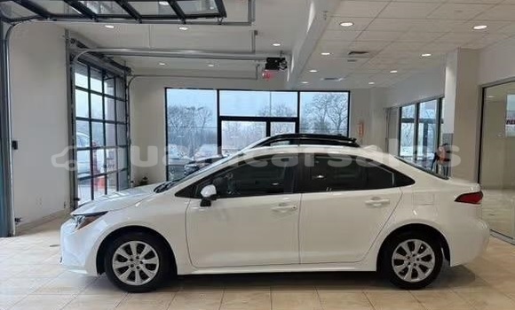 Buy Used Toyota Corolla White Car in Agana Station in Hagatna Buy Used Toyota Corolla White Car in Agana Station in Hagatna