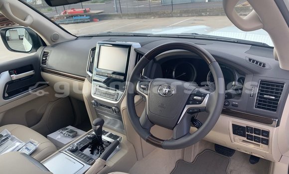 Buy Used Toyota Land Cruiser White Car in Hagåtña in Hagatna Buy Used Toyota Land Cruiser White Car in Hagåtña in Hagatna