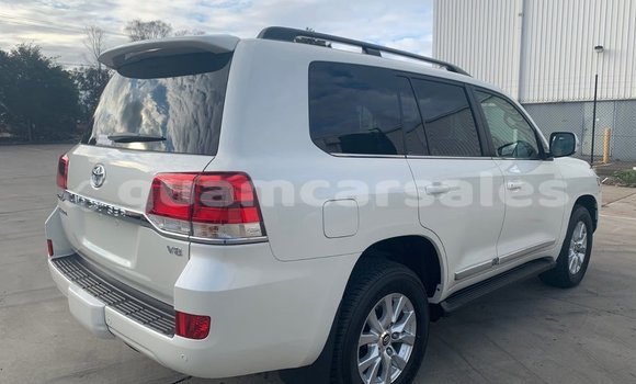 Buy Used Toyota Land Cruiser White Car in Hagåtña in Hagatna Buy Used Toyota Land Cruiser White Car in Hagåtña in Hagatna