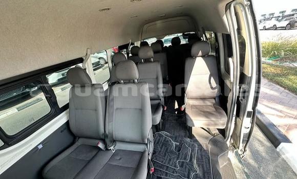 Buy Used Toyota Hiace White Car in Hagåtña in Hagatna Buy Used Toyota Hiace White Car in Hagåtña in Hagatna