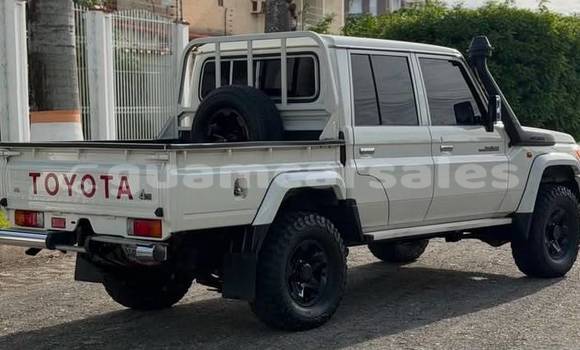 Buy Used Toyota Land Cruiser White Car in Hagåtña in Hagatna Buy Used Toyota Land Cruiser White Car in Hagåtña in Hagatna