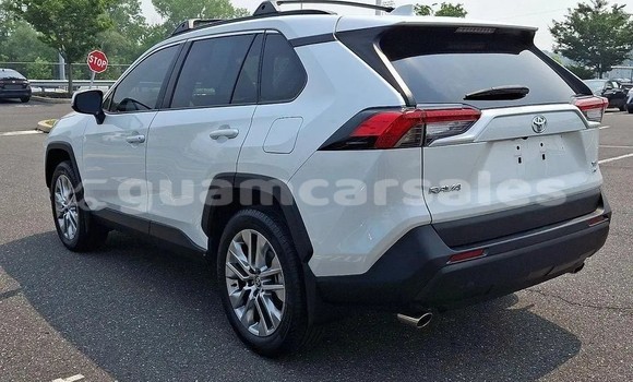 Buy Used Toyota RAV4 White Car in Yigo in Yigo Buy Used Toyota RAV4 White Car in Yigo in Yigo