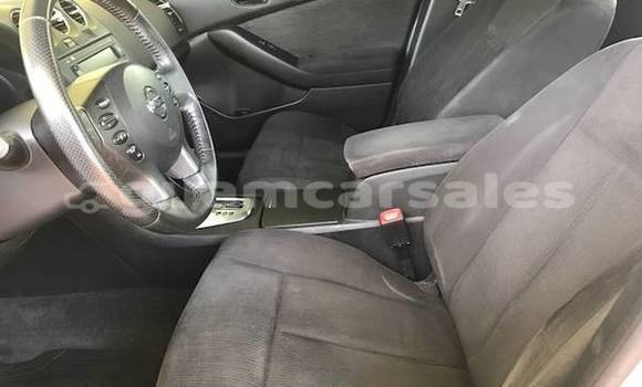 Buy Used Nissan Altima Silver Car in Dededo in Dededo Buy Used Nissan Altima Silver Car in Dededo in Dededo