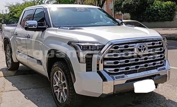 Buy Used Toyota Tundra White Car in Hagåtña in Hagatna