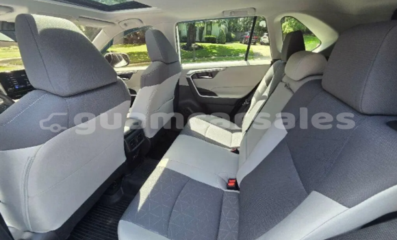 Buy Used Toyota RAV4 White Car in Astumbo in Dededo Buy Used Toyota RAV4 White Car in Astumbo in Dededo