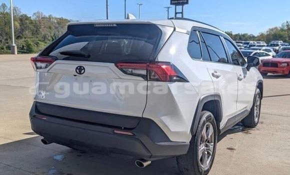 Buy Used Toyota RAV4 White Car in Anderson Air Force Base in Yigo Buy Used Toyota RAV4 White Car in Anderson Air Force Base in Yigo