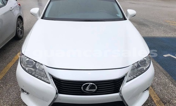 Buy Used Lexus ES 300 White Car in Tamuning in Tamuning