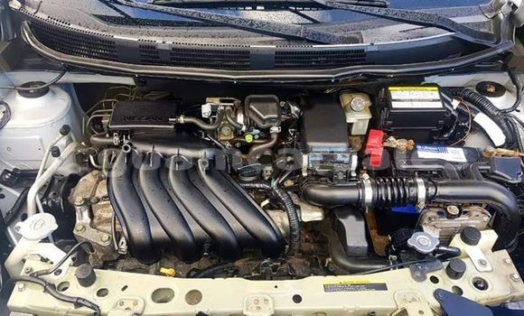 Buy Used Nissan Versa Silver Car in Dededo in Dededo Buy Used Nissan Versa Silver Car in Dededo in Dededo